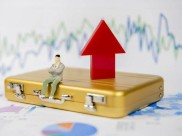 世纪华通股吧炸锅！净利增50%反遭37亿砸盘，散户该跑还是留？