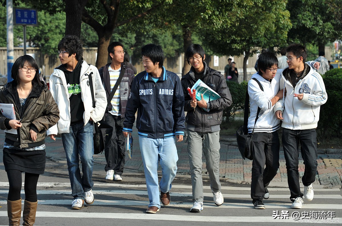金融学术论文写作_金融类学术论文_金融论文写什么