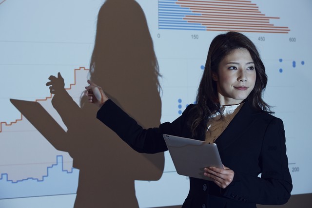 大学生炒股赚钱的多吗_电视剧大时代丁蟹炒股_通过财务知识股票投资