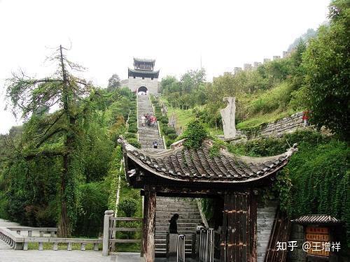 凤凰古城旅游攻略_凤凰金融平台_凤凰古城景点介绍