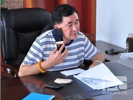炒股 老头 图片_股神奶奶炒股1万变50万还捐款_84岁杨爷爷炒股30年资产增值
