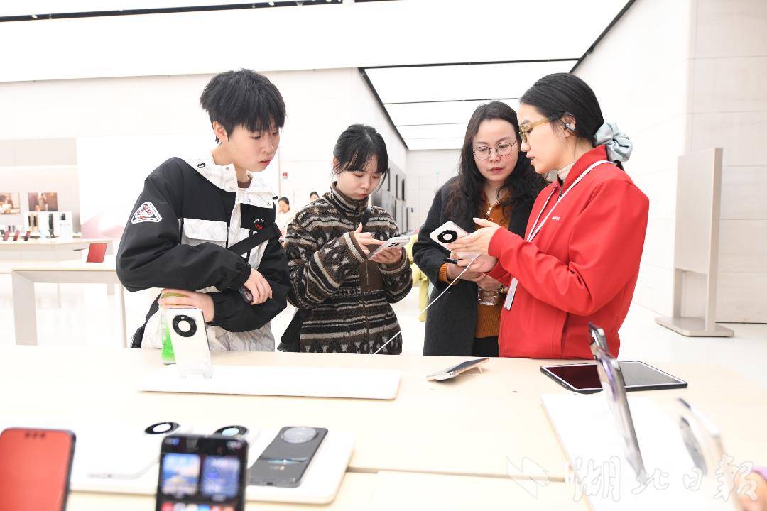 湖北零售餐饮业增长_湖北消费金融有限公司_湖北春节消费数据