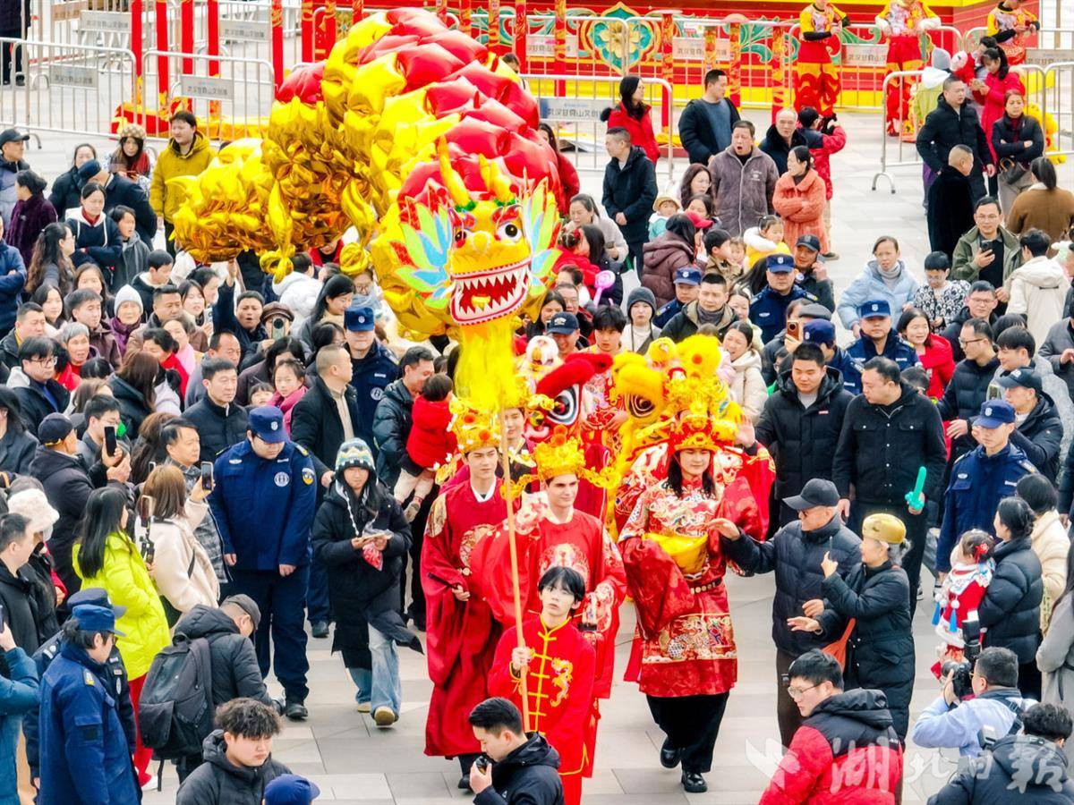 湖北消费金融有限公司_湖北零售餐饮业增长_湖北春节消费数据