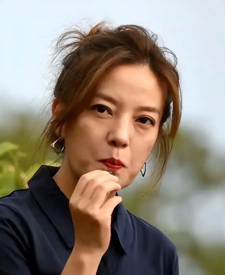 赵薇资本败局复盘_赵薇炒股赔钱_赵薇9810元限高令