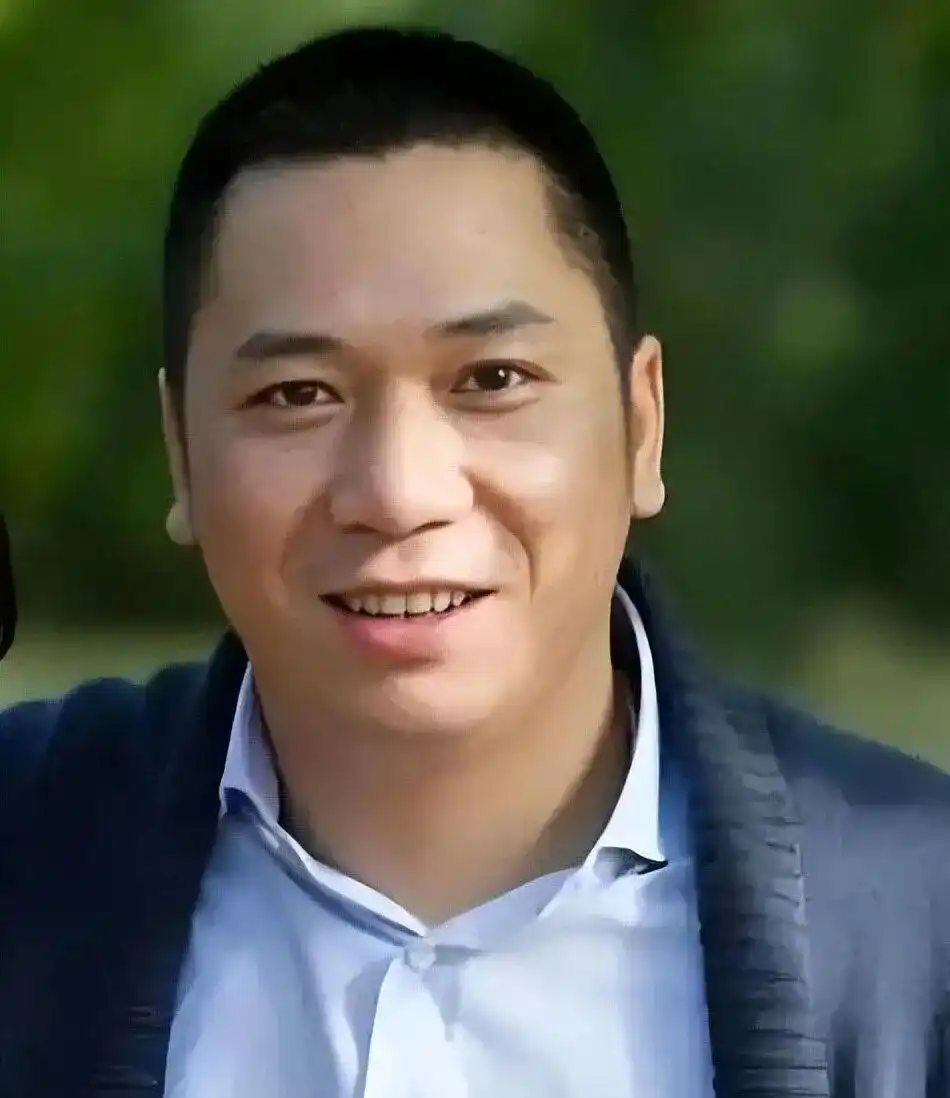 赵薇离婚内幕_赵薇炒股赔钱_黄有龙黑金链事件