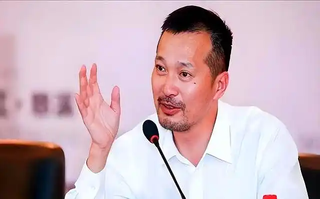 公牛炒股 倒闭_公牛集团股价下跌原因_公牛集团转型新能源业务分析